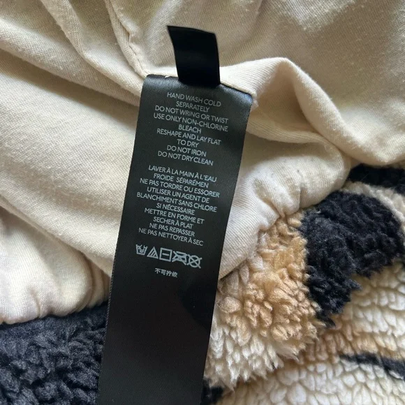 Urban Outfitters Olivia Sherpa Jacket Small Yin Yang Y2K Indie Cozy Teddy RARE - Picture 7 of 11